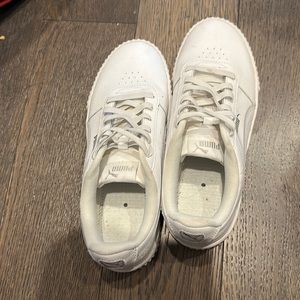 Puma 7.5 sneakers barely worn